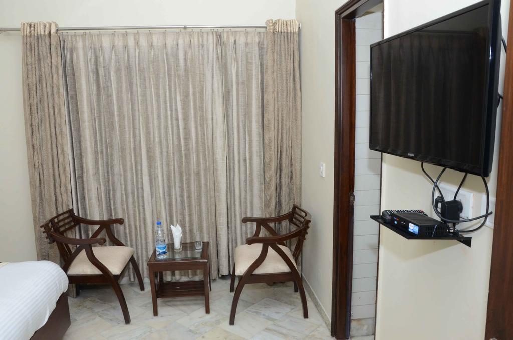 Namaste Apartments New Delhi Bagian luar foto