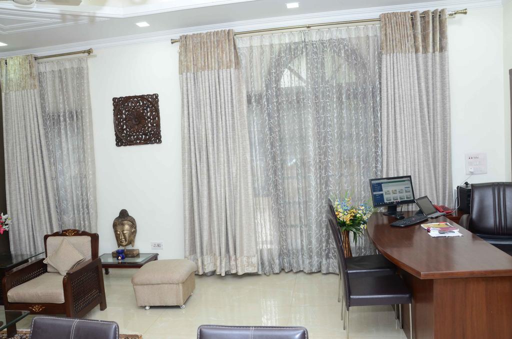 Namaste Apartments New Delhi Bagian luar foto