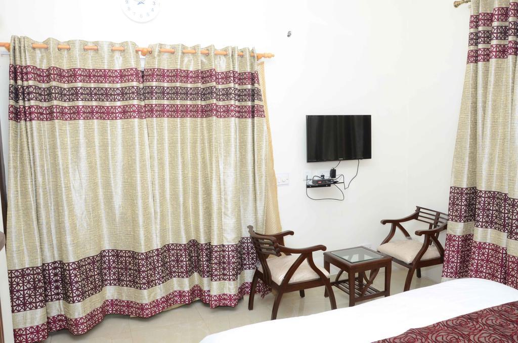 Namaste Apartments New Delhi Bagian luar foto