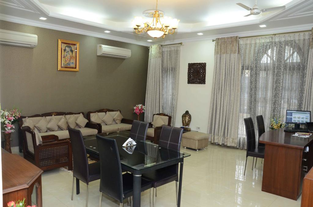 Namaste Apartments New Delhi Bagian luar foto