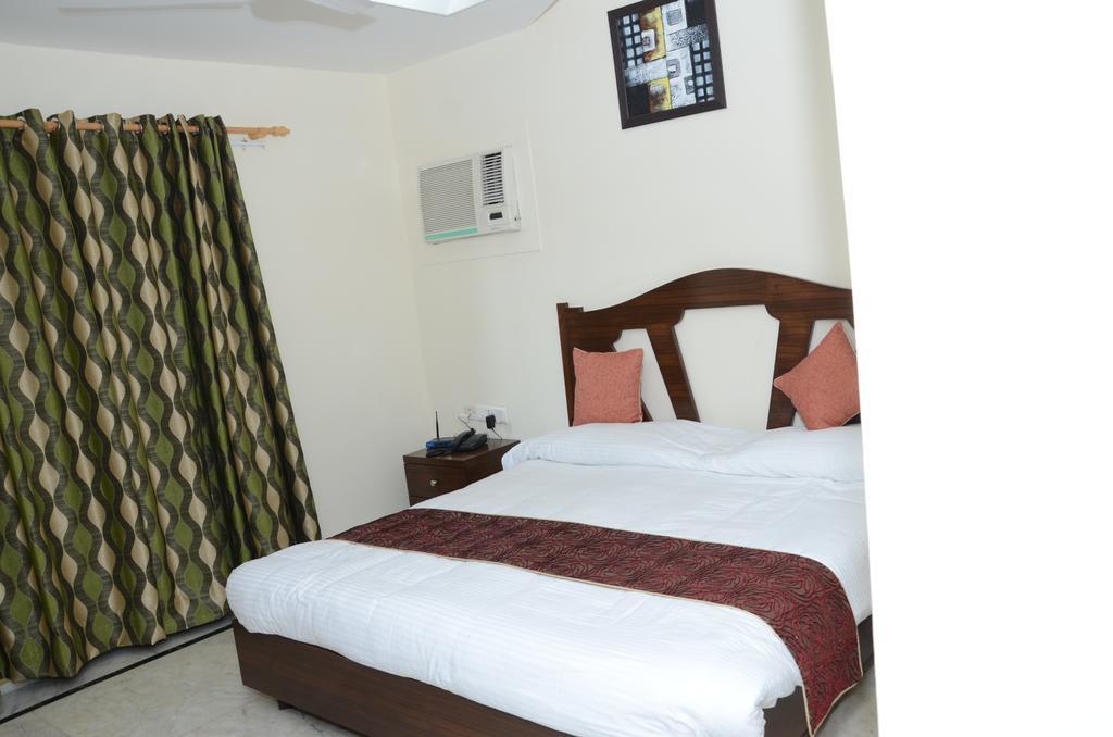 Namaste Apartments New Delhi Bagian luar foto